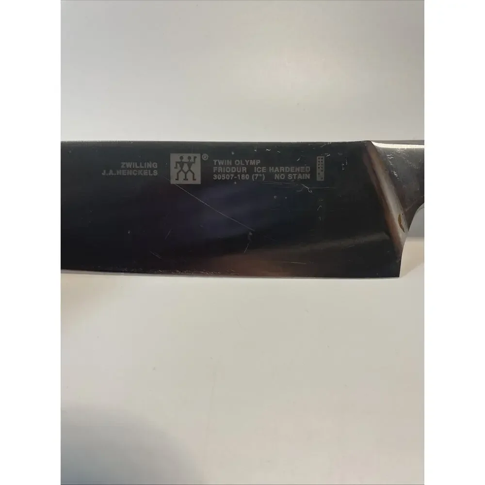 ZWILLING J.A. HENCKELS 30507-180 Size 7 inch Chef's Knife
